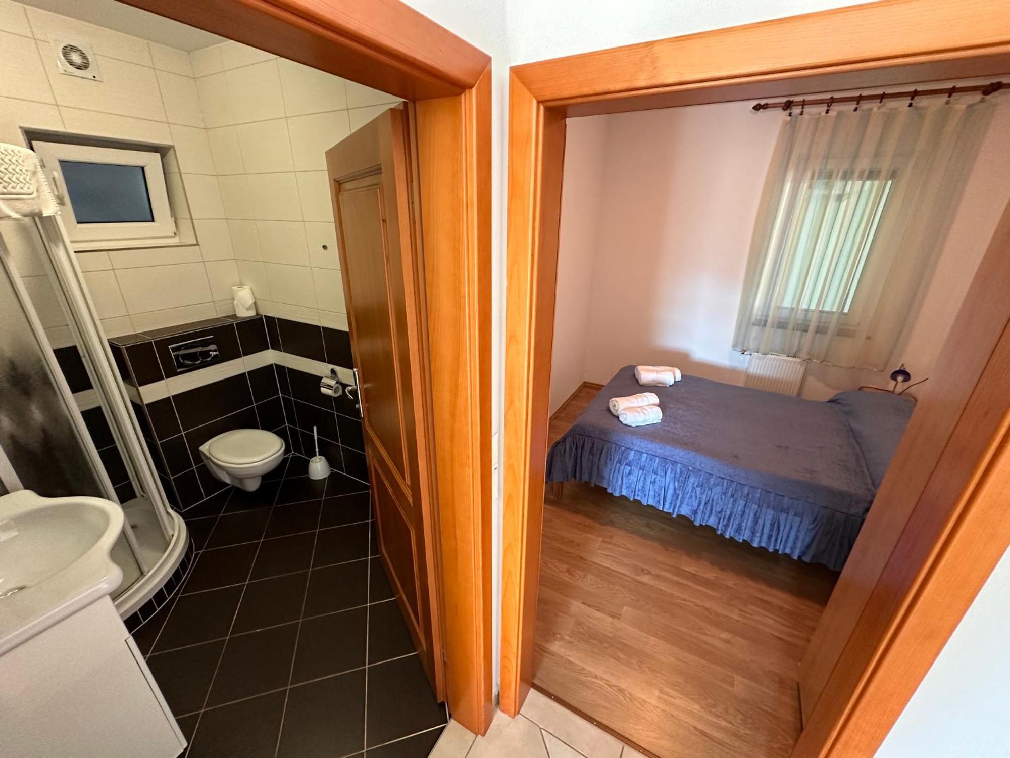 Apartments Suster Stari Trg ob Kolpi Eksteriør billede